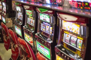 Live dealer blackjack and roulette tables